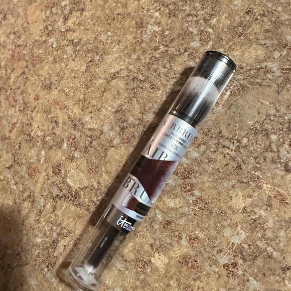 Foundation and concealer brush. - Picture 2 of 2